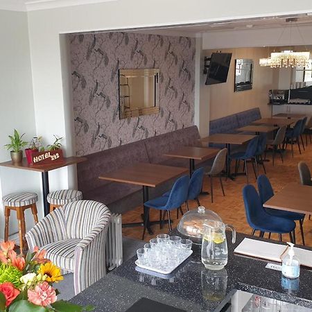 Hotel242 Blackpool Bagian luar foto