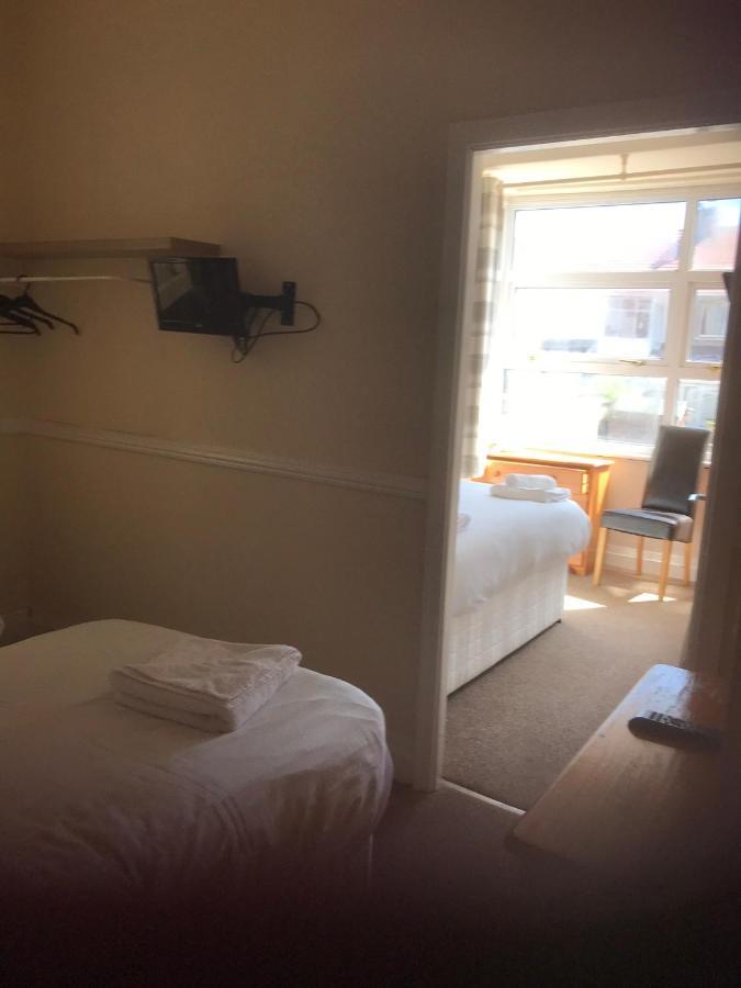 Hotel242 Blackpool Bagian luar foto