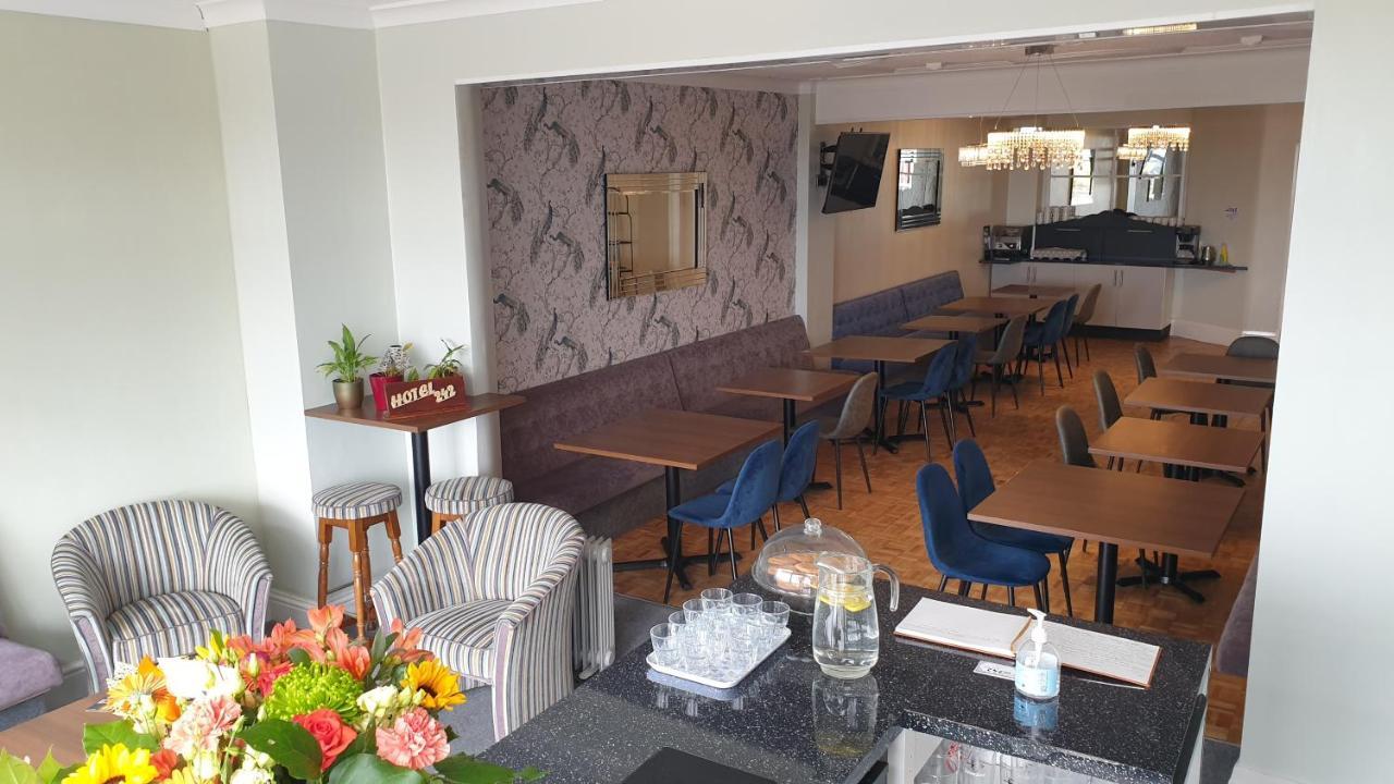 Hotel242 Blackpool Bagian luar foto
