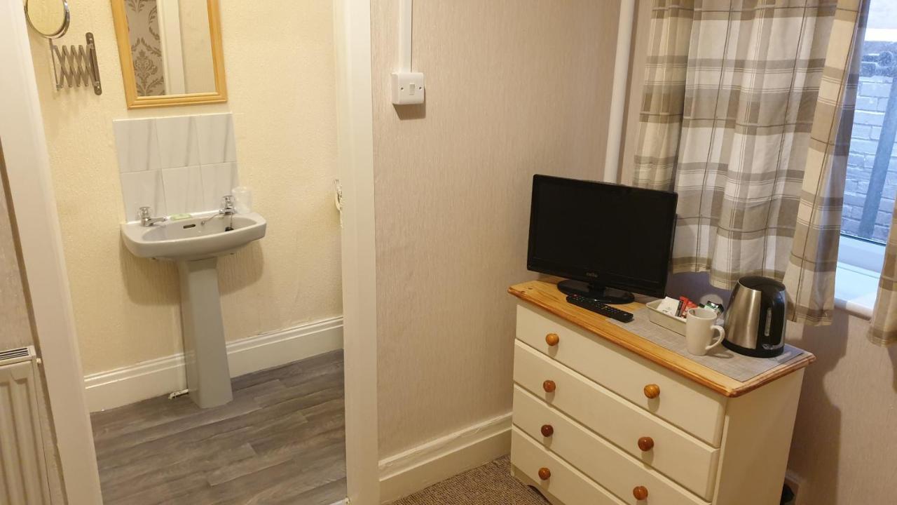 Hotel242 Blackpool Bagian luar foto