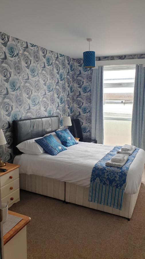Hotel242 Blackpool Bagian luar foto