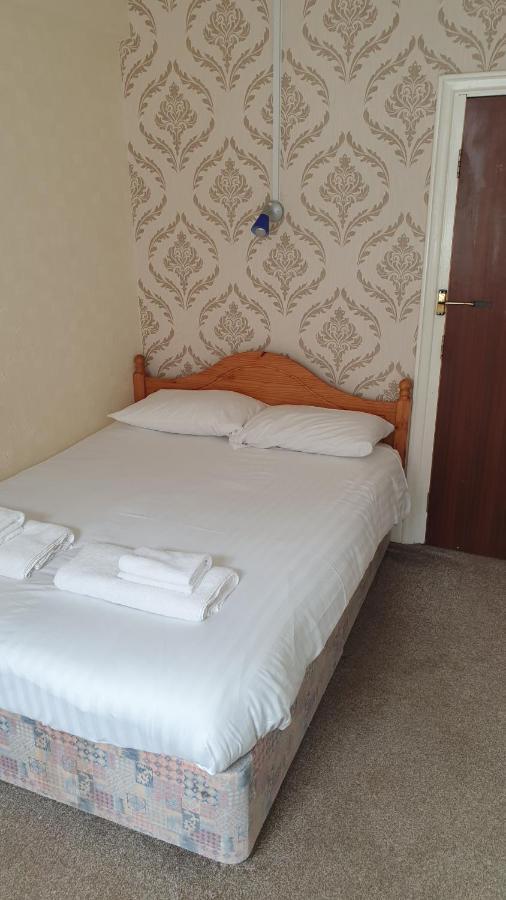 Hotel242 Blackpool Bagian luar foto