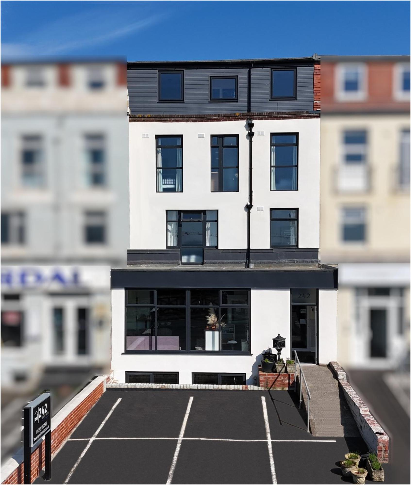 Hotel242 Blackpool Bagian luar foto